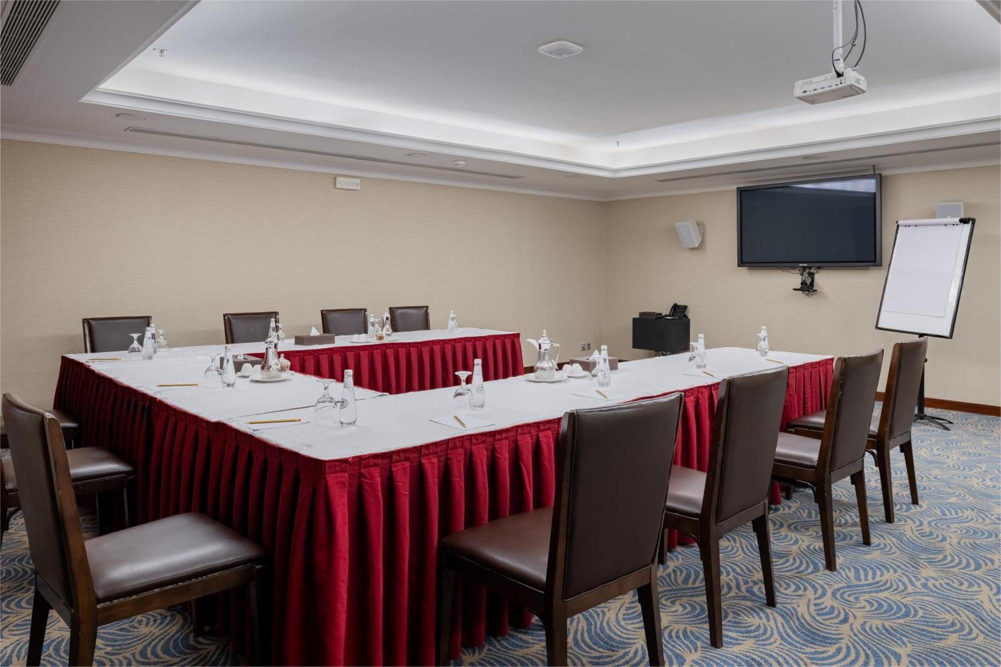 Hotel Al Aqeeq Madinah 5*