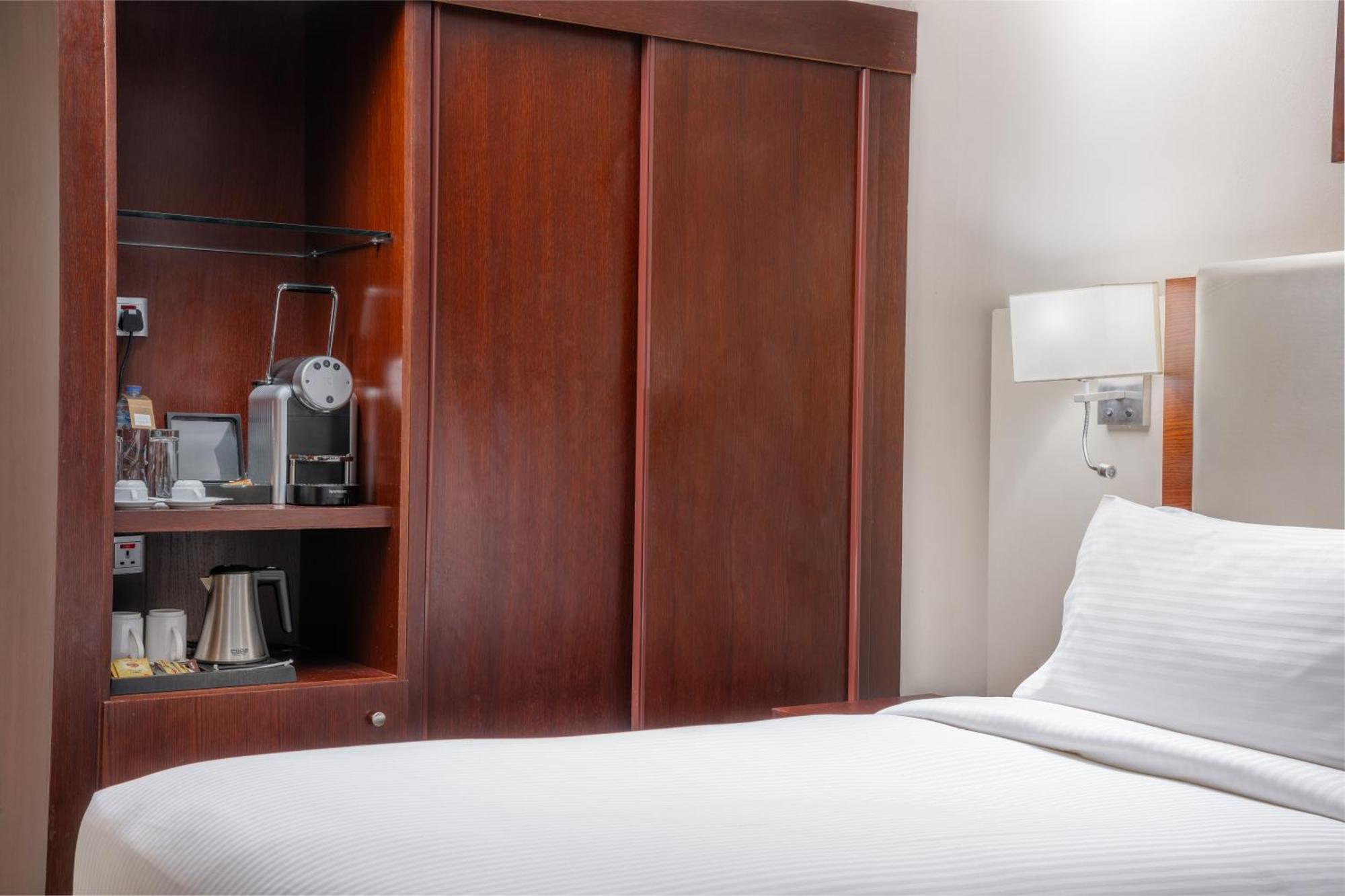 Al Aqeeq Madinah Hotel 5*