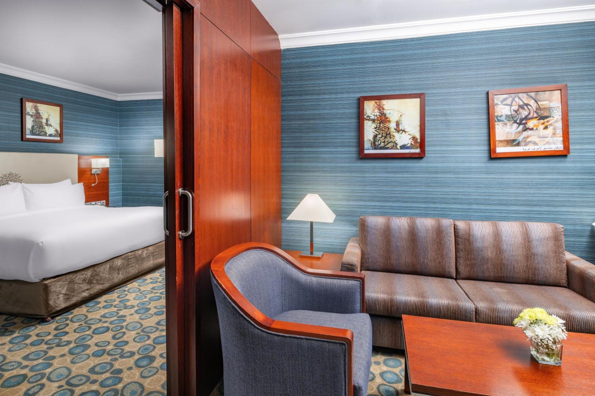 Al Aqeeq Madinah Hotel 5*